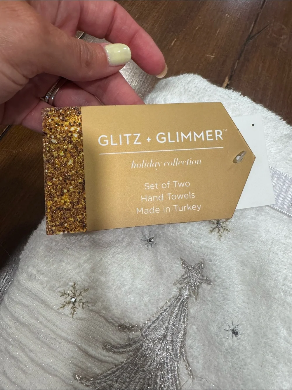 NWT Glitz & Glimmer set of 2 Christmas Tree Sparkle Hand Towels winter